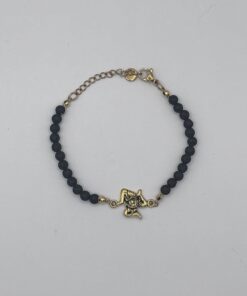 Bracciale con Pietre di Lava da 4mm e Ciondolo in Metallo Trinacria Giallo